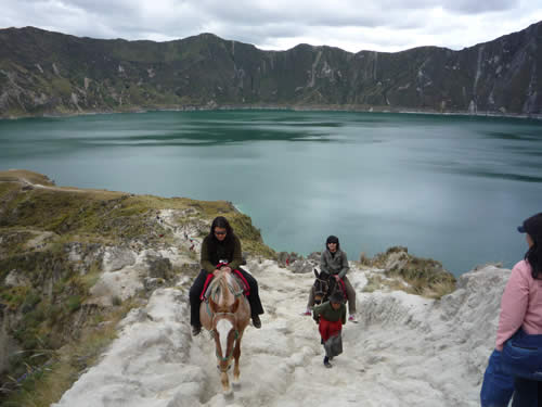 quilotoa lake daily tours
