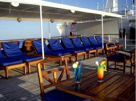 deluxe cruises galapagos